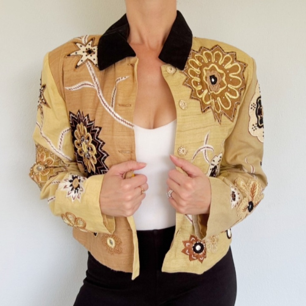 Vintage Patchington tan floral embroidered textured print jacket size small